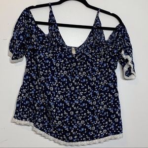 NWT Roper‎ Cold Shoulder Flower Blouse w/ Lace Trim